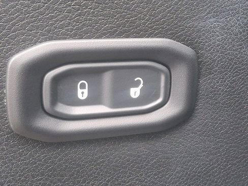 Used 2020 Jeep Wrangler Sport image 30