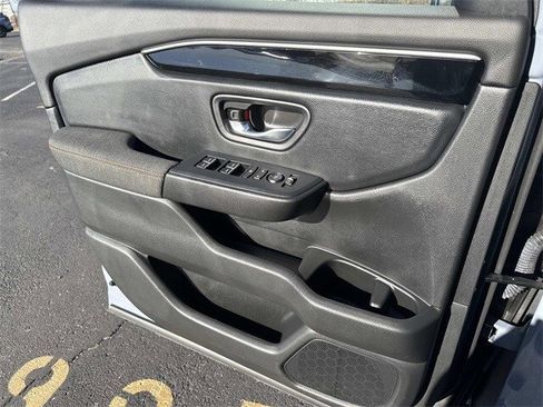 Certified 2025 Honda Pilot Sport image 11