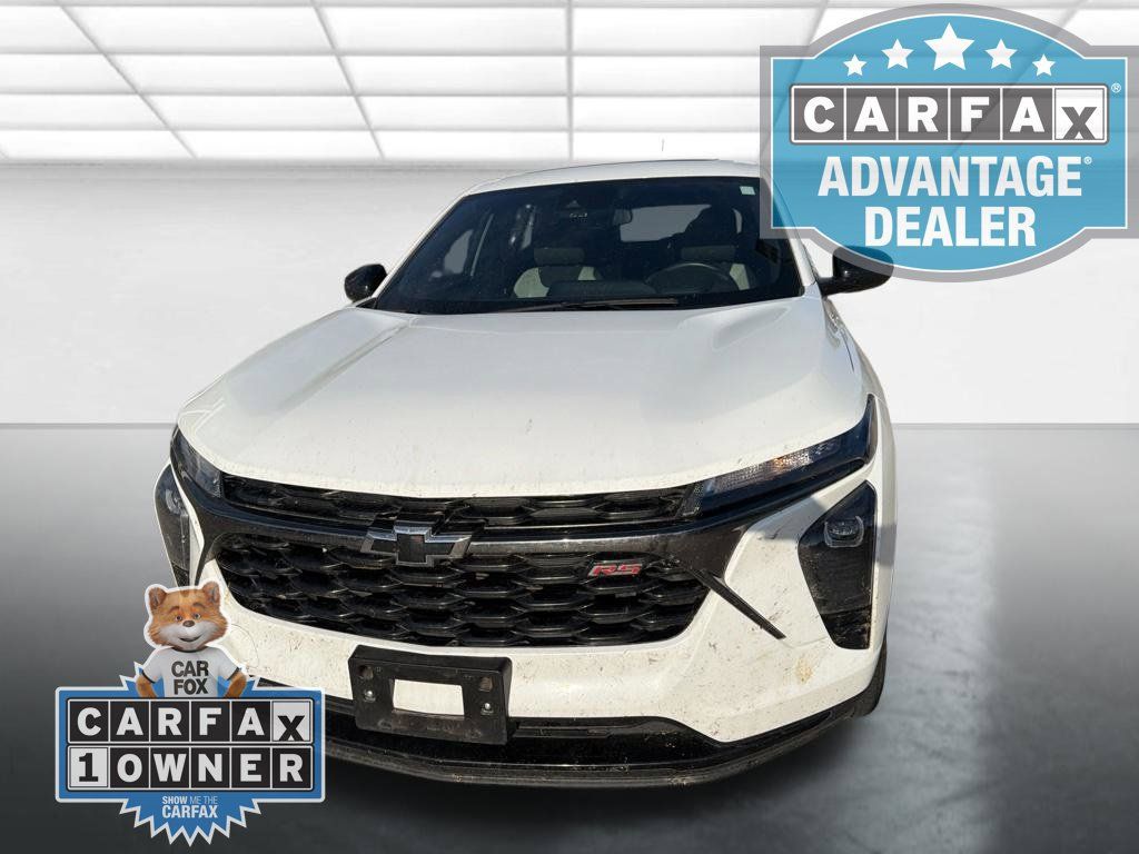 Used 2025 Chevrolet Trax RS w/ Sunroof Package FWD image 7