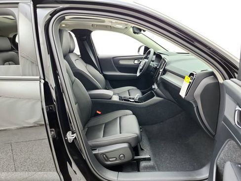 New 2026 Volvo XC40 B5 Plus w/ Climate Package AWD/4WD image 14