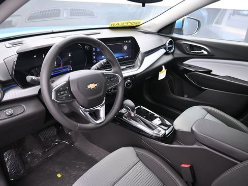 New 2026 Chevrolet Trax LT w/ Sunroof Package FWD image 20
