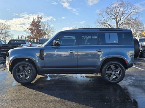 Used 2024 Land Rover Defender 110 S image 5
