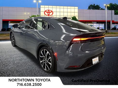 Used 2024 Toyota Prius Prime Premium image 3