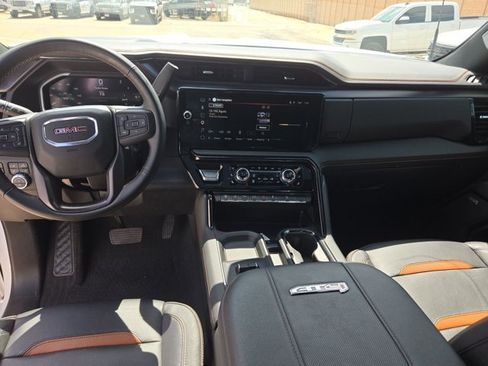 Used 2024 GMC Sierra 2500 AT4 w/ AT4 Preferred Package AWD/4WD image 18