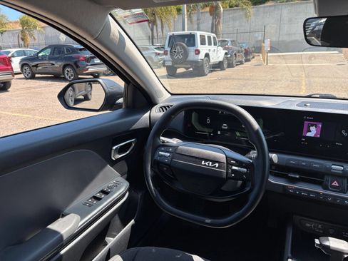 Used 2025 Kia K4 FWD image 28