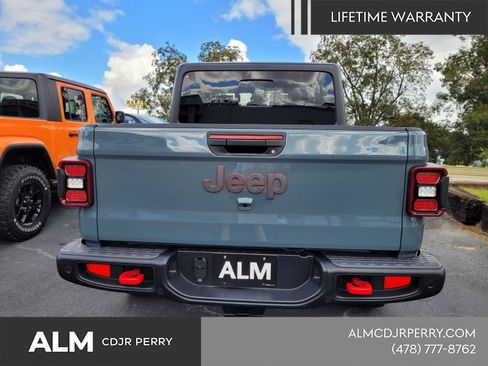 New 2025 Jeep Gladiator Rubicon w/ Safety Group AWD/4WD image 11