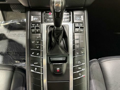 Used 2017 Porsche Macan S image 31