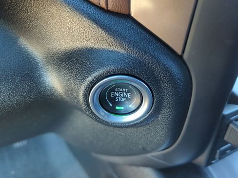 Used 2023 Chevrolet Silverado 2500 High Country w/ Technology Package image 17