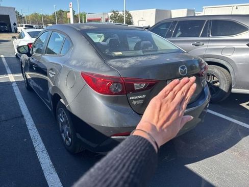 Used 2014 MAZDA MAZDA3 i Sport image 9