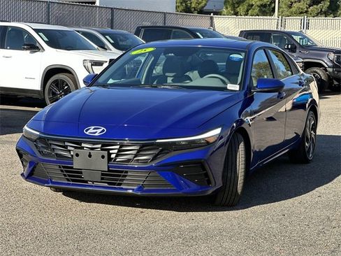 Used 2025 Hyundai Elantra SEL image 8