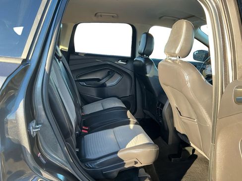 Used 2019 Ford Escape SE image 23