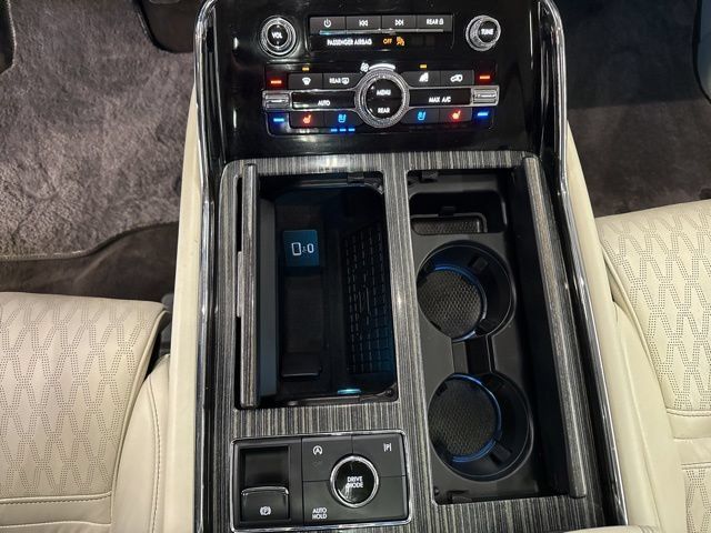 Used 2023 Lincoln Navigator L Black Label AWD/4WD image 19