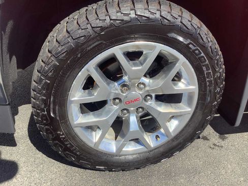 Used 2017 GMC Sierra 1500 SLT w/ SLT Premium Package AWD/4WD image 8