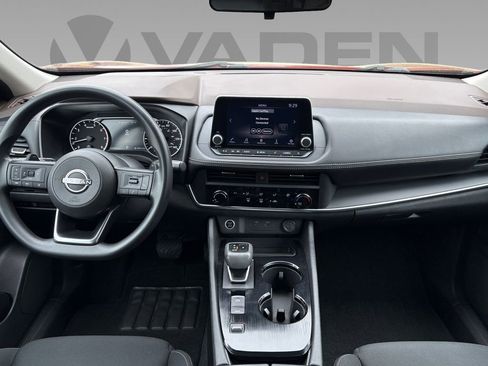 Used 2023 Nissan Rogue S FWD image 2
