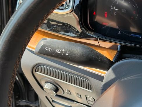 Used 2022 Jeep Grand Wagoneer Series III w/ Rear Seat Video Group 1 AWD/4WD image 22