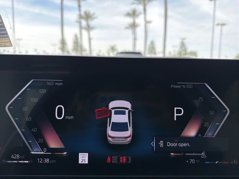 Used 2025 BMW 330i Sedan w/ Premium Package image 18