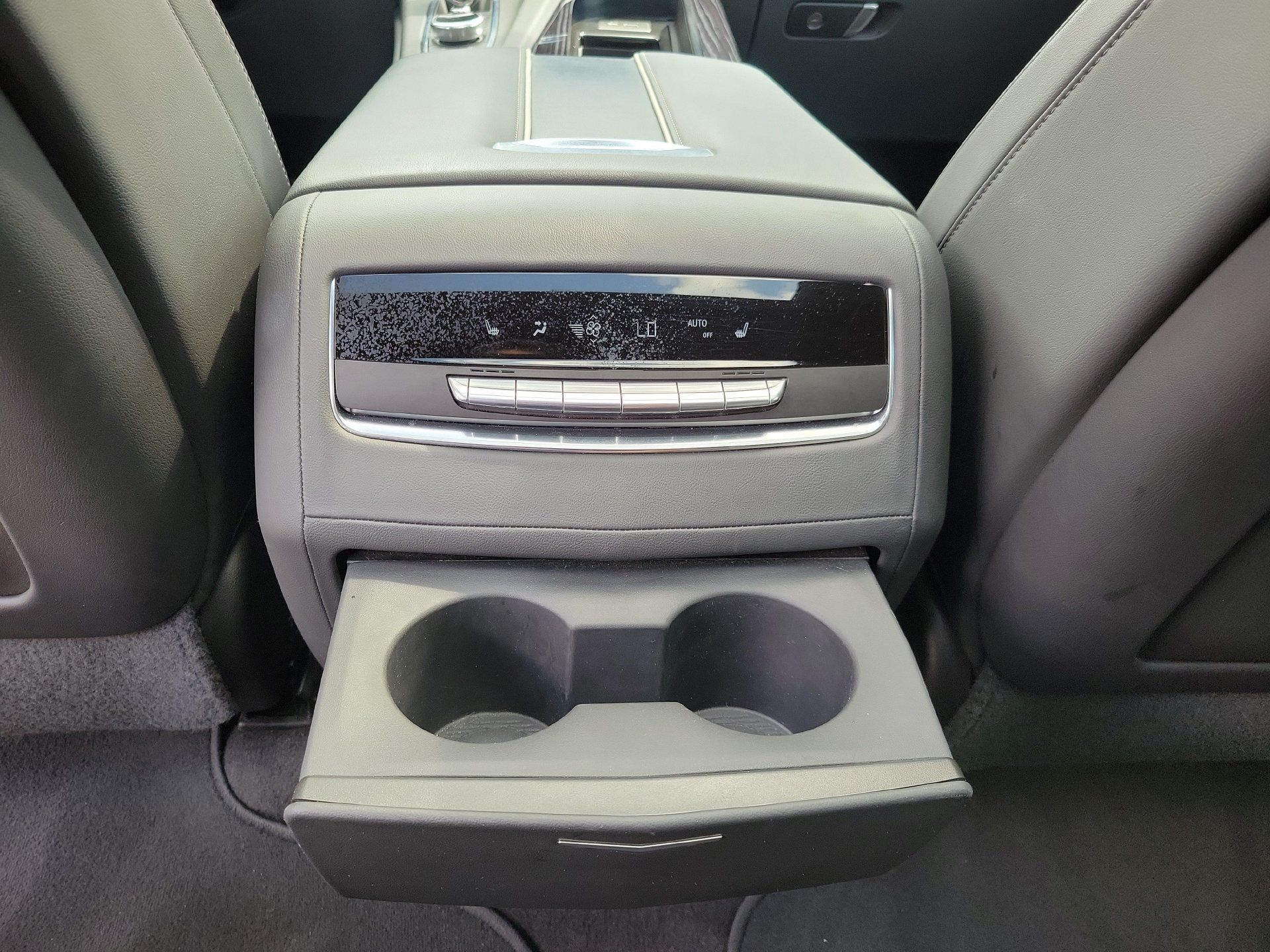 Used 2022 Cadillac Escalade ESV Sport w/ Touring Package AWD/4WD image 21