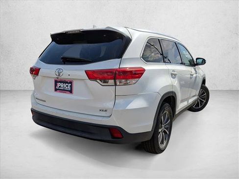 Used 2019 Toyota Highlander XLE image 5