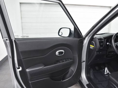 Used 2018 Kia Soul image 9