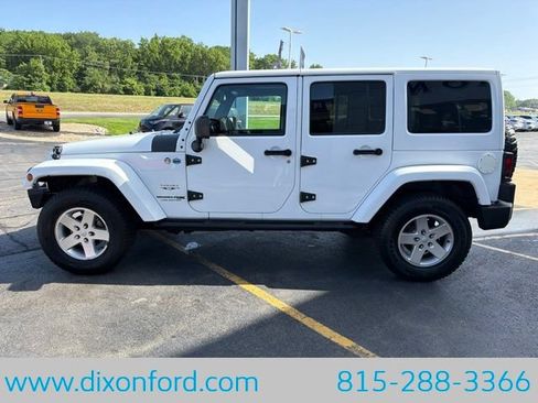 Used 2018 Jeep Wrangler Unlimited Sahara w/ Dual Top Group AWD/4WD image 5