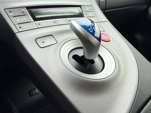 Used 2015 Toyota Prius Five w/ Advanced Technology Package image 25