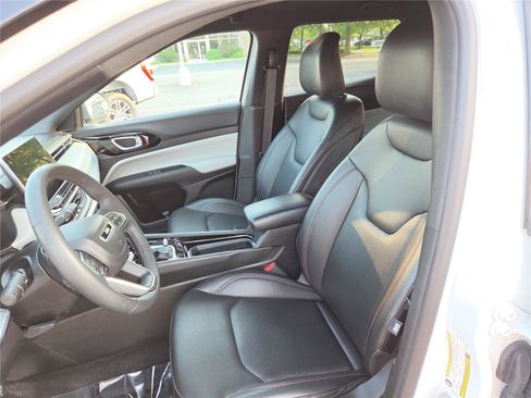 Used 2024 Jeep Compass Limited AWD/4WD image 20