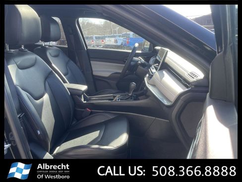 New 2025 Jeep Compass Limited w/ Sun & Sound Group image 16