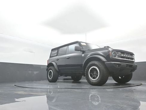 Certified 2023 Ford Bronco Big Bend w/ Sasquatch Package AWD/4WD image 31