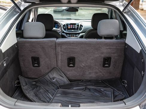 Used 2017 Chevrolet Volt LT w/ Comfort Package image 22