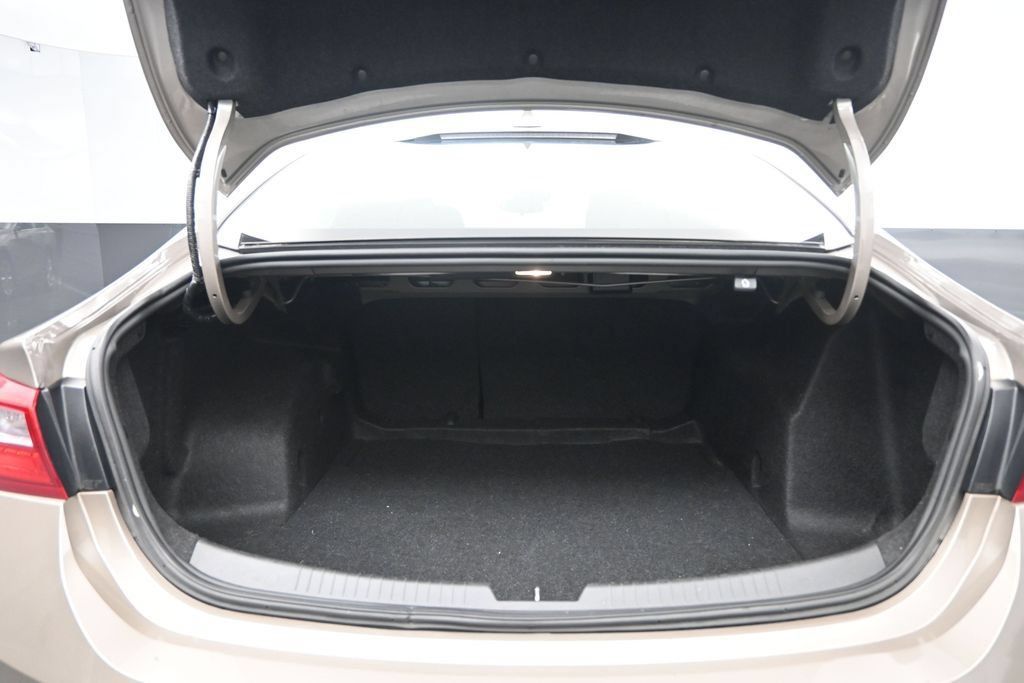 Used 2024 Chevrolet Malibu LT FWD image 27