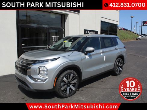 New 2025 Mitsubishi Outlander SE image 3