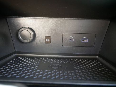 Certified 2024 Nissan Pathfinder SL w/ Black Appearance Package image 21