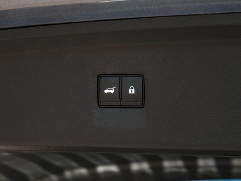 Used 2023 INFINITI QX60 Sensory w/ Vision Package AWD/4WD image 31