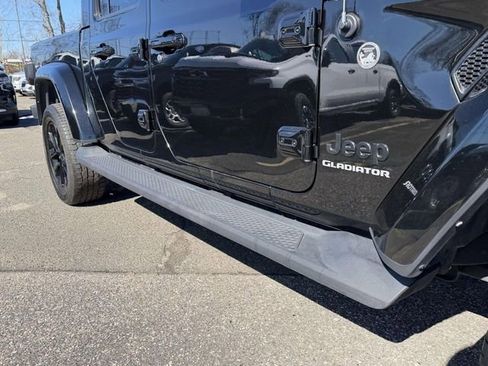 Used 2022 Jeep Gladiator Overland image 8