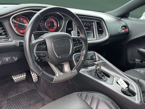 Used 2018 Dodge Challenger SRT Hellcat RWD image 18