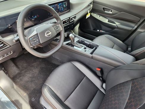 New 2026 Nissan Sentra SR w/ SR Premium Package FWD image 10