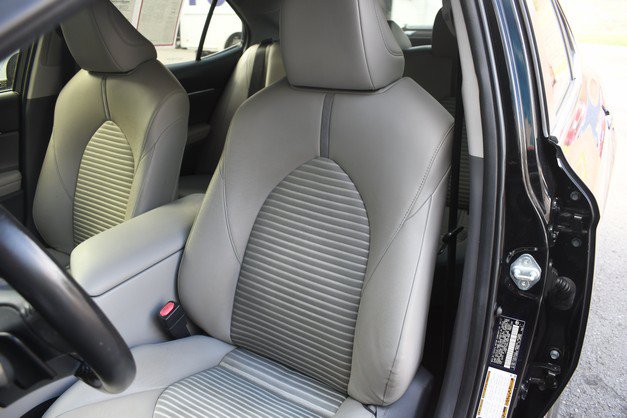 Certified 2018 Toyota Camry SE FWD image 17