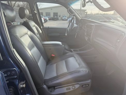 Used 2004 Ford Explorer Sport Trac XLT image 18