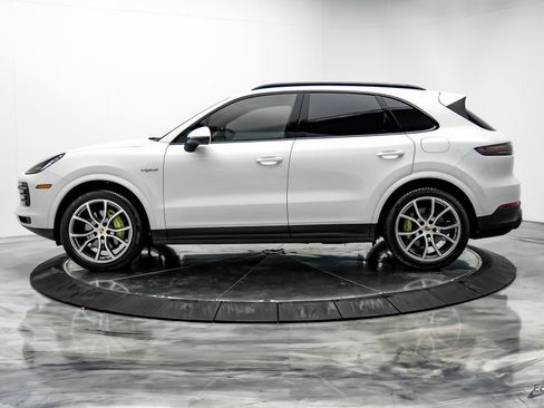 Used 2023 Porsche Cayenne image 5