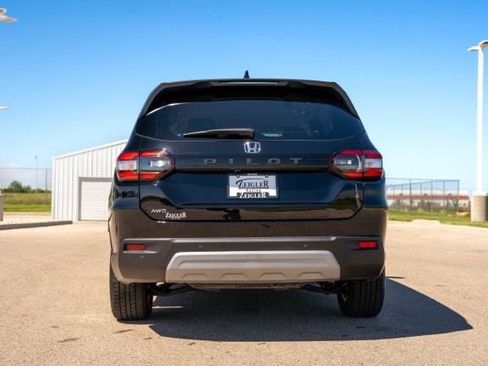 Used 2025 Honda Pilot EX-L image 7