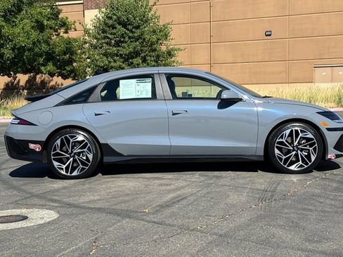 Used 2024 Hyundai Ioniq 6 Limited RWD image 3