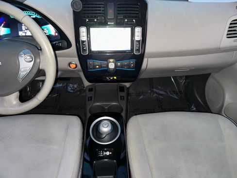 Used 2015 Nissan Leaf SV FWD image 20