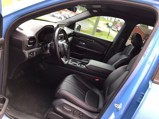 Used 2023 Honda Pilot TrailSport image 13