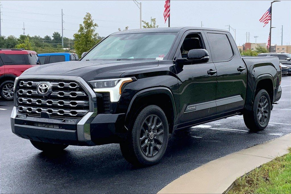 Used 2024 Toyota Tundra Platinum AWD/4WD image 5