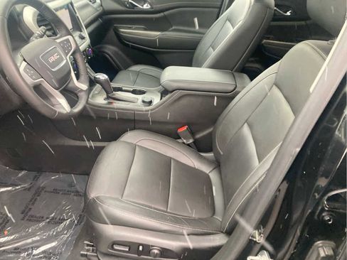 Used 2019 GMC Acadia SLT w/ LPO, Floor Liner Package image 18