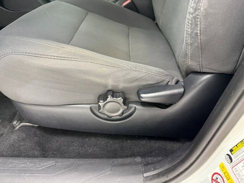 Used 2019 Toyota Tacoma TRD Off-Road image 25