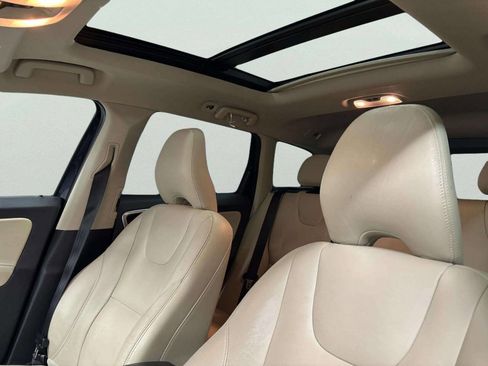 Used 2016 Volvo XC60 T6 w/ Proximity Package image 28