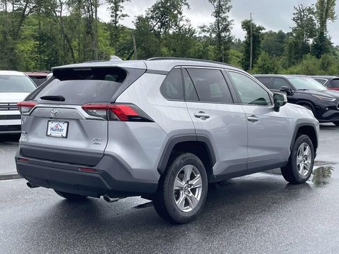 Used 2022 Toyota RAV4 XLE AWD/4WD image 28