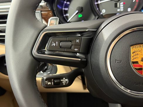 Certified 2026 Porsche Macan AWD/4WD image 17