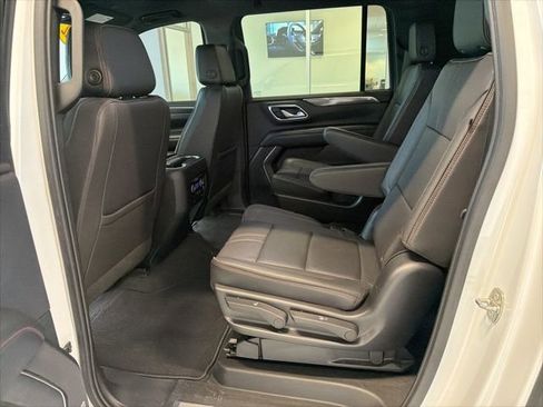 Used 2022 Chevrolet Suburban RST w/ Luxury Package AWD/4WD image 16
